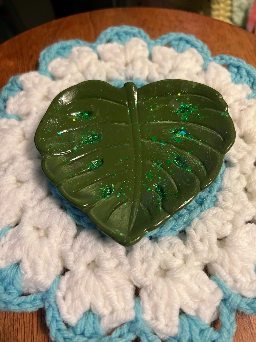 Handmade Olive Green Leaf Trinket Dish with Green Glitter - Picture 4 of 7